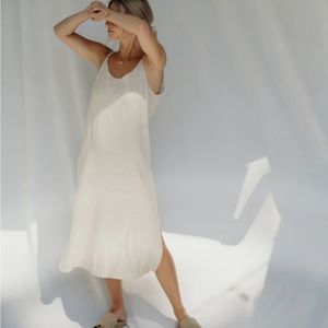 Carly Jean Parson linen blend dress